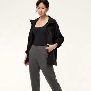 Aritzia The Group Babaton Biles Anorak jacket. 🖤